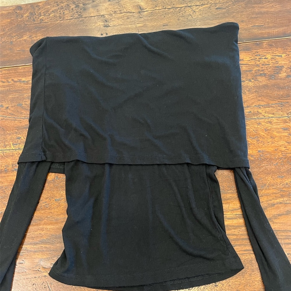 Foldable Black Off-Shoulder Top